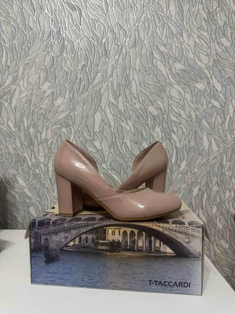 Продам туфли бежевые