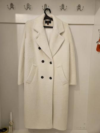 Продам дубленку женскую из альпаки 42 размер