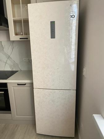 Продам холодильник LG