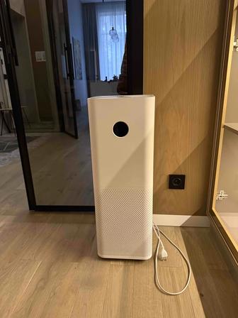 Продаю очиститель воздуха Xiaomi Mi Air Purifier Pro на 60 кв.м.