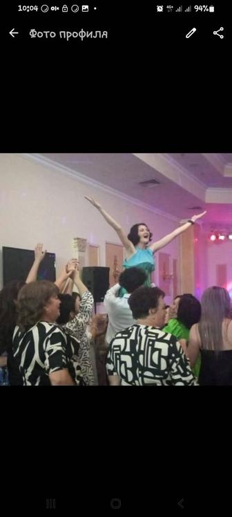 Ведущий праздников