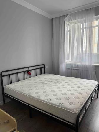 Продам кровать с матрасом