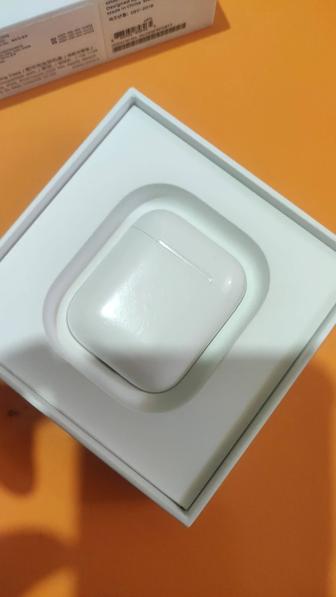 Продам оригинал кейс от airpods 2