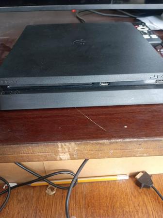 Продам плейстейшн 4 в хорошем состоянии.