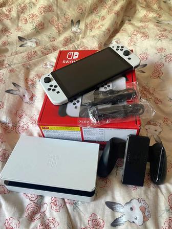 Продам Nintendo Switch OLED