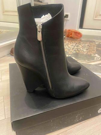 Продам новые ботильоны 38 размер Perfect pairs, Турция