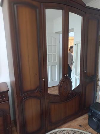 Продам спальный гарнитур