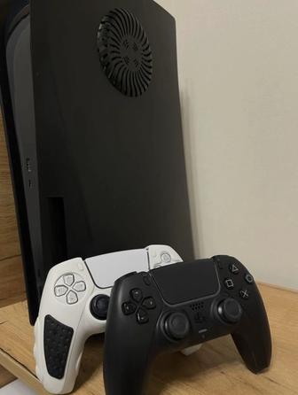 Playstation 5 (2 джойстика в комплекте)
