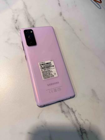 Продам смартфон Samsung Galaxy S20 FE (Fan Edition)