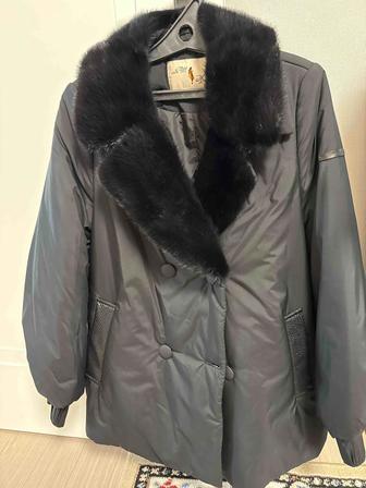 Продается женская куртка с норковым воротником