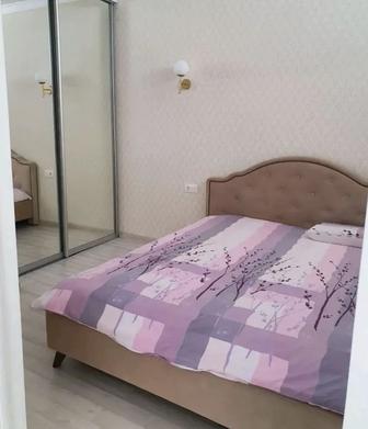 Продам двуспальную кровать с матрасом