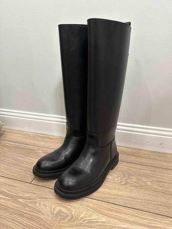 Продам новые трендовые сапоги трубы