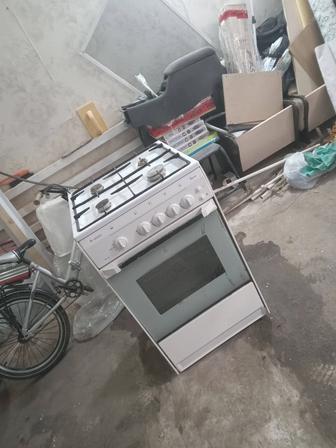 Газплита с доставкой,в хорошем рабочем состоянии.Подключена к Газу.