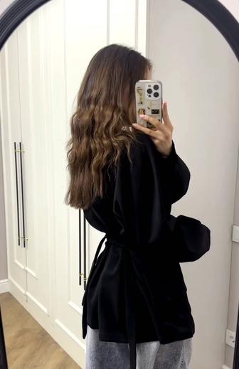 Кофта с баской черная новая