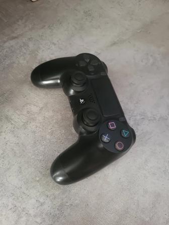 Продам джойстик PS4 в идеальном состоянии