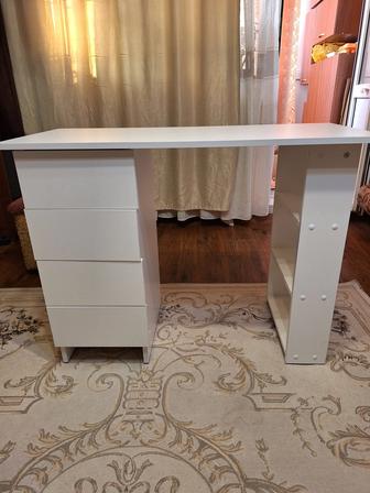Продам стол компьютерный