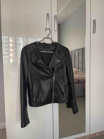 Кожаная куртка от Massimo Dutti