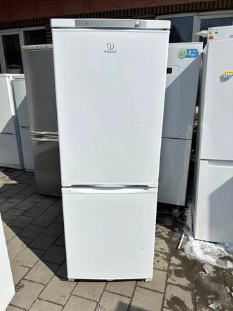 Срочно продам холодильник индезит