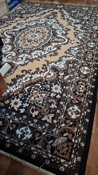 Продам палас в комнату 275 на 180 см