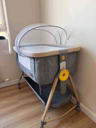 Продам детскую кровать манеж