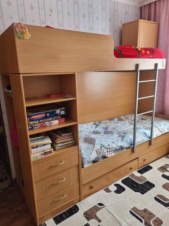Двухярусная кровать