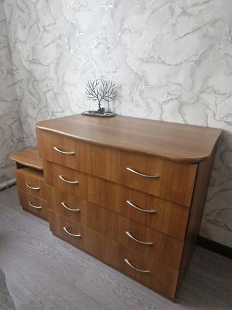 Продам спальный гарнитур