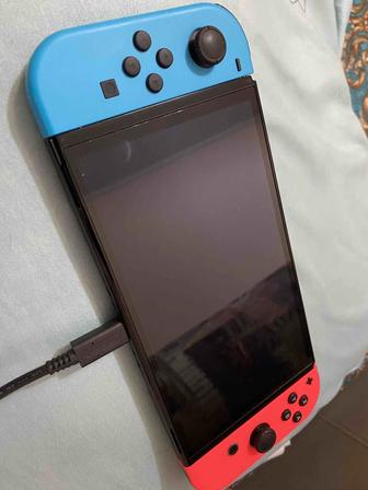 Продается Nintendo Switch OLED (прошитая, лицензия, 256 GB, игры!)