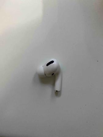 Наушники airpods pro , только правое ухо без кейса