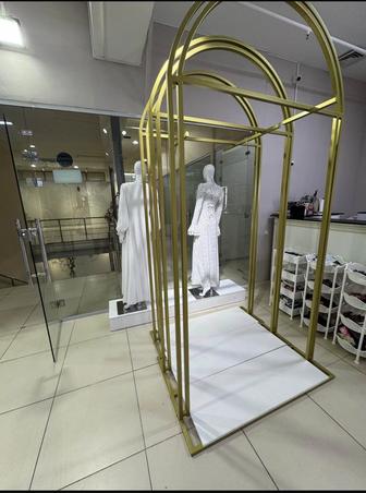 Продам маникены и торговые оборудование