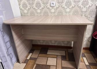 Продам стол в отличном состоянии