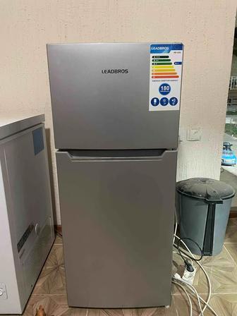 Холодильник Leadbros