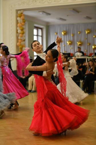 Услуги хореографа в постановке выпускного вальса