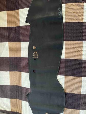 Продам накидку на панель приборов (торпедо) из алькантары