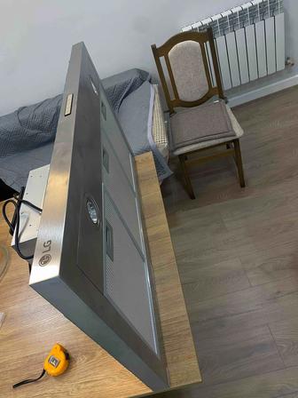 Продам вытяжку новая 90см LG