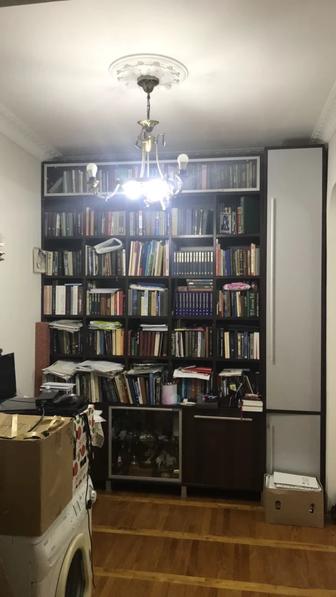 Продаю Книжный шкаф