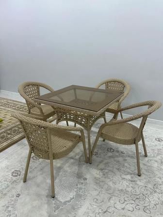 Садовый стол стульями