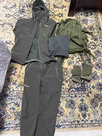 Продаю комплект горной одежды плюс аксессуары