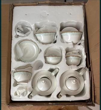 Чайно- столовый сервиз
на 12 персон -105 предметов