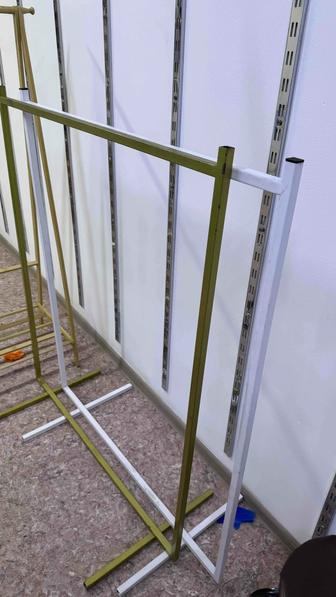 Напольные вешалки, б/у в отличном состоянии