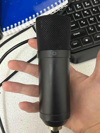 Микрофон студийный