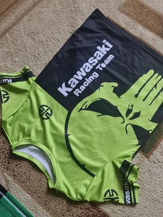 Футболка мужская стильная