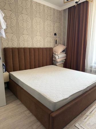 продам кровать с матрасом