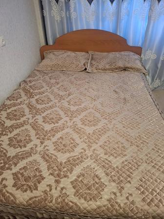 Продаю кровать с матрасом