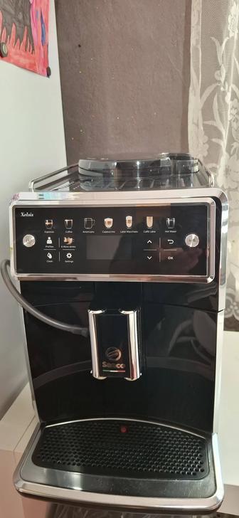 Кофемашина Saeco SM7580.