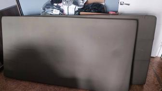 Срочно продам 2 поролоновых матраса.