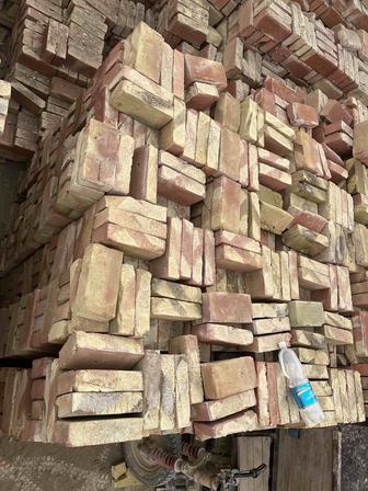 Красный кирпич