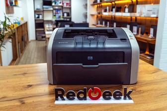 Принтер HP laserJet 1010. Гарантия. Магазин Red Geek