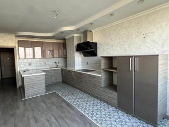 Продам кухонный гарнитур с техникой!