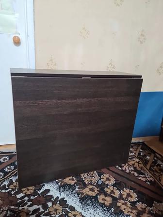 Стол книжка 2м в хорошем состоянии