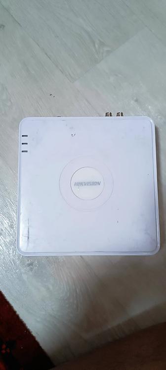 Видеорегистратор Hikvision DS-7104HGHI-F1 Western Digital WD5000PURX 500Gb